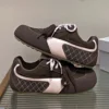 566150186 Contrast Flat Sneakers
